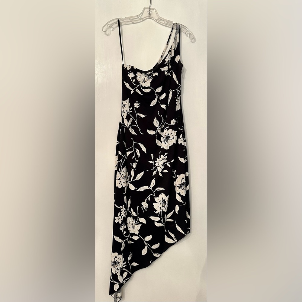 Vintage caché black/white floral one shoulder gown